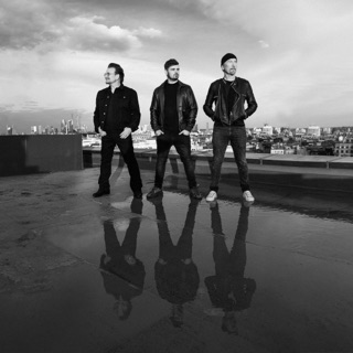 کاور آهنگ We Are The People (feat. Bono & The Edge) [Official UEFA EURO 2020 Song] از Martin Garrix