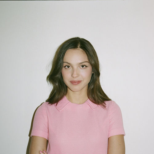 کاور آهنگ less (Lyric Video) از Olivia Rodrigo