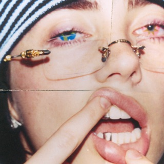 کاور آهنگ "L'AMOUR DE MA VIE" (Live Performance) | Apple Music 2024 Artist of the Year از Billie Eilish