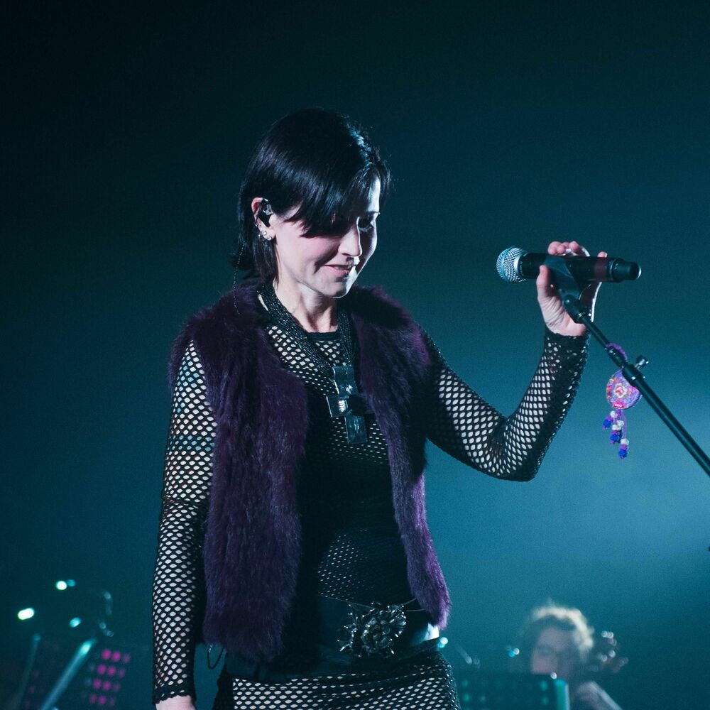 کاور آهنگ Ode To My Family از Dolores O'Riordan
