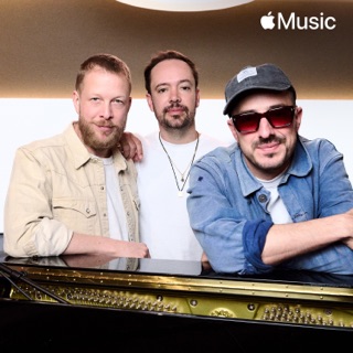 کاور آهنگ Rubber Band Man (Live at Apple Music Radio) از Mumford & Sons