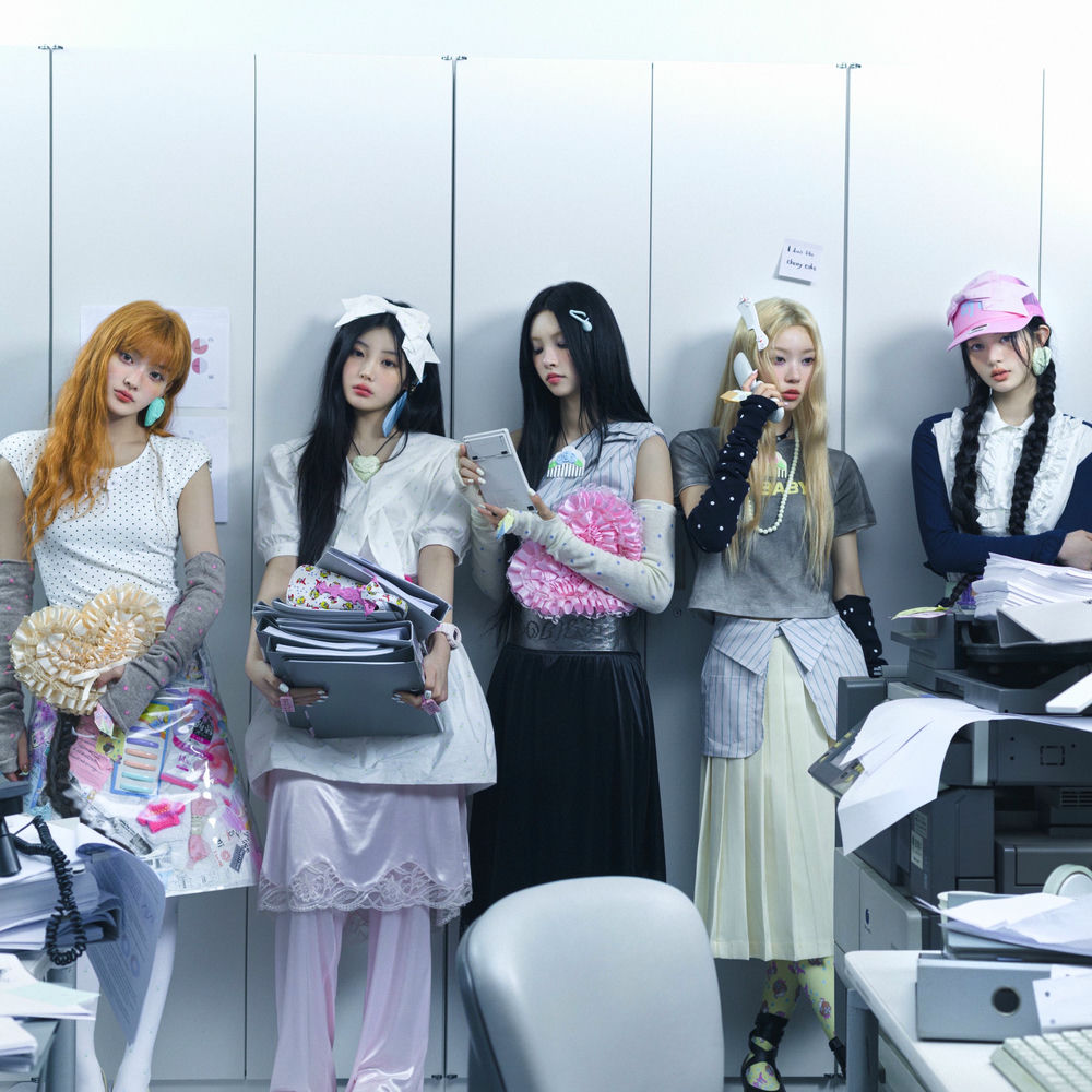 کاور آهنگ ILLIT - 'Cherish (My Love), IYKYK, Pimple, Tick-Tack' از ILLIT (아일릿)
