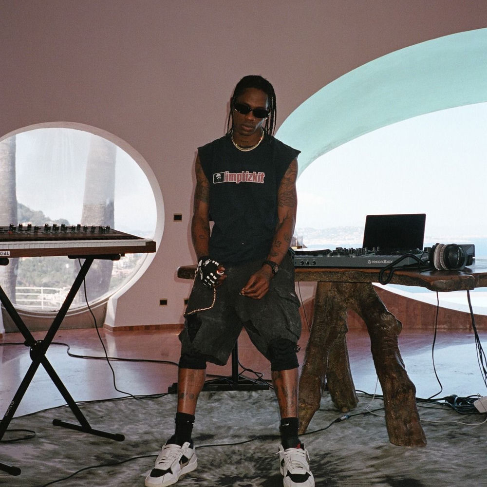 کاور آهنگ Uptown ft. A$AP Ferg از Travis Scott